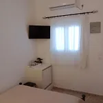 Apartment Meltemi Room's And Studios Anafi