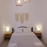 Meltemi Room's And Studios Apartment *