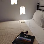 Meltemi Room's And Studios *