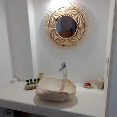 Meltemi Room's And Studios Anafi