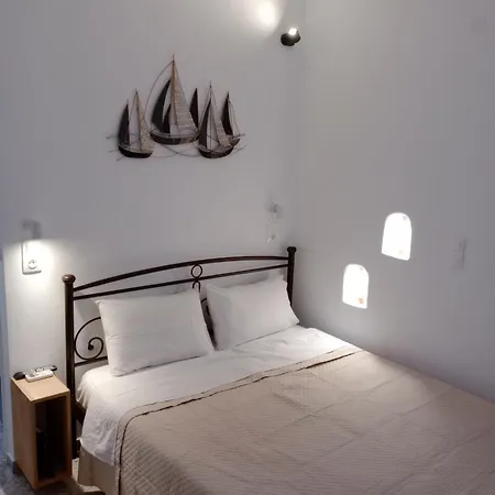 Meltemi Room's And Studios Anafi