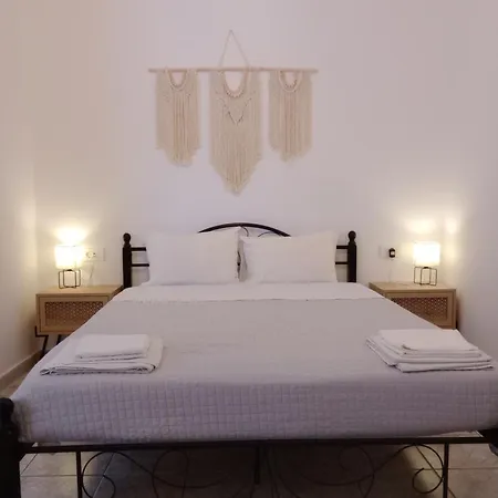 Meltemi Room's And Studios * Anafi
