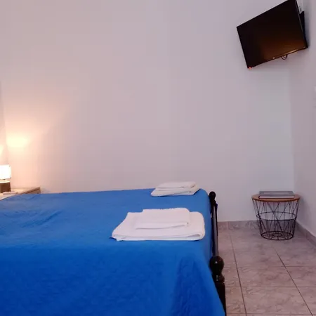 Meltemi Room's And Studios Apartment