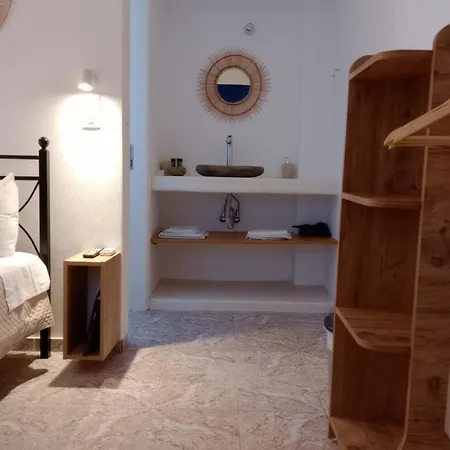 Meltemi Room's And Studios Apartment Anafi