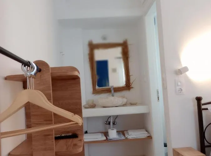 Апартаменты Meltemi And *