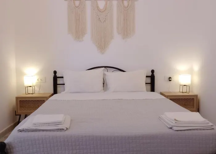 Meltemi And * Анафи