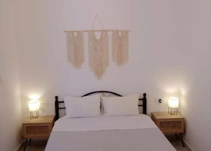 Meltemi And Апартаменты *